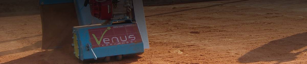 Tennis red clay court refurbishing machine
